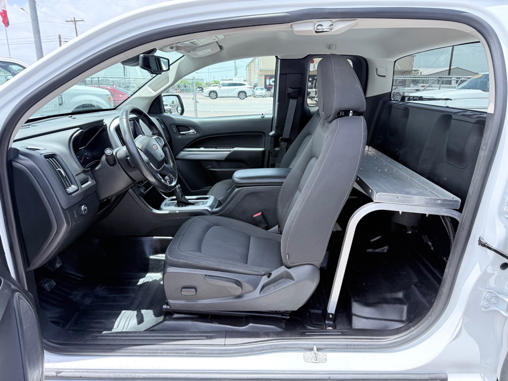 Photo 10 of this CHEVROLET COLORADO