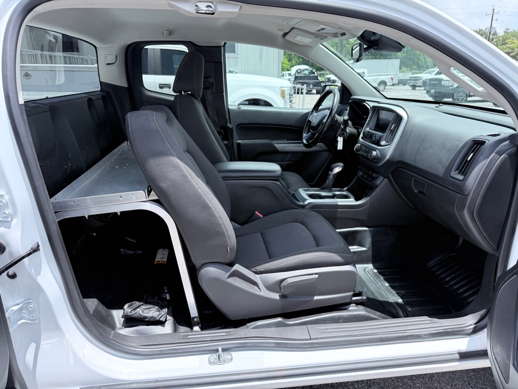 Photo 16 of this CHEVROLET COLORADO