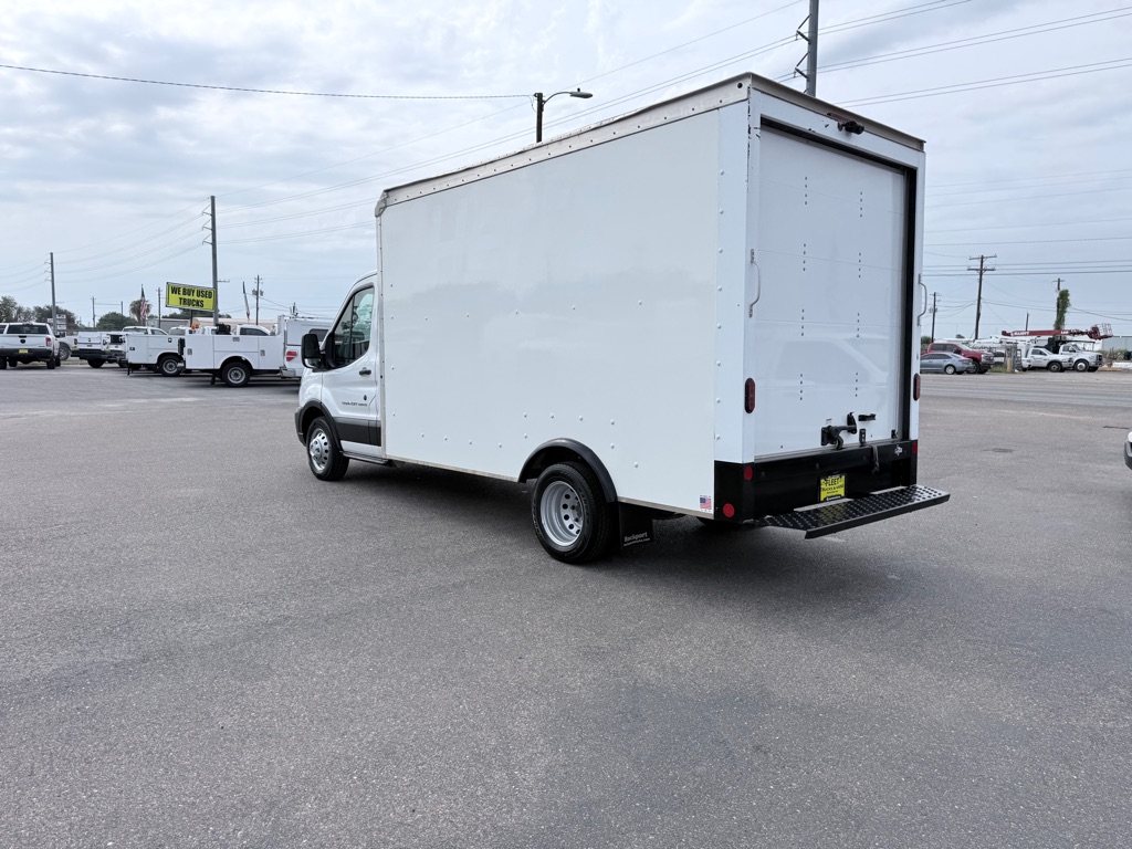 Photo 7 of this FORD TRANSIT