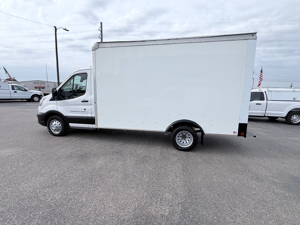 Photo 8 of this FORD TRANSIT