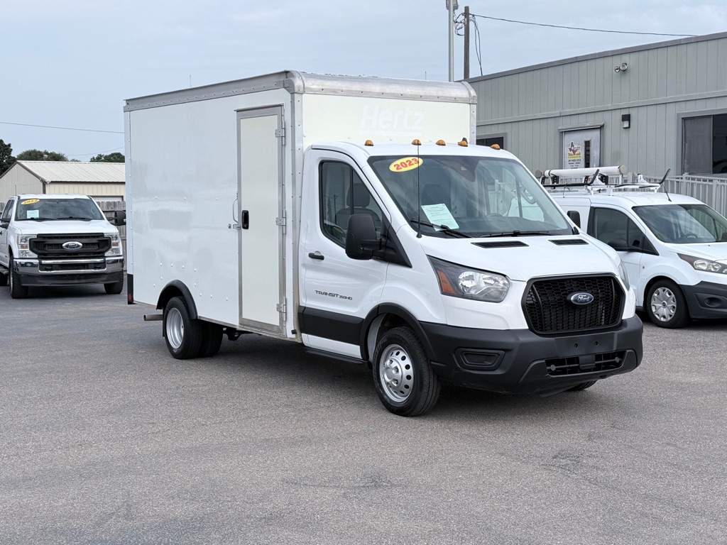 Photo 3 of this FORD TRANSIT
