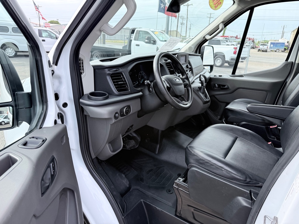 Photo 9 of this FORD TRANSIT