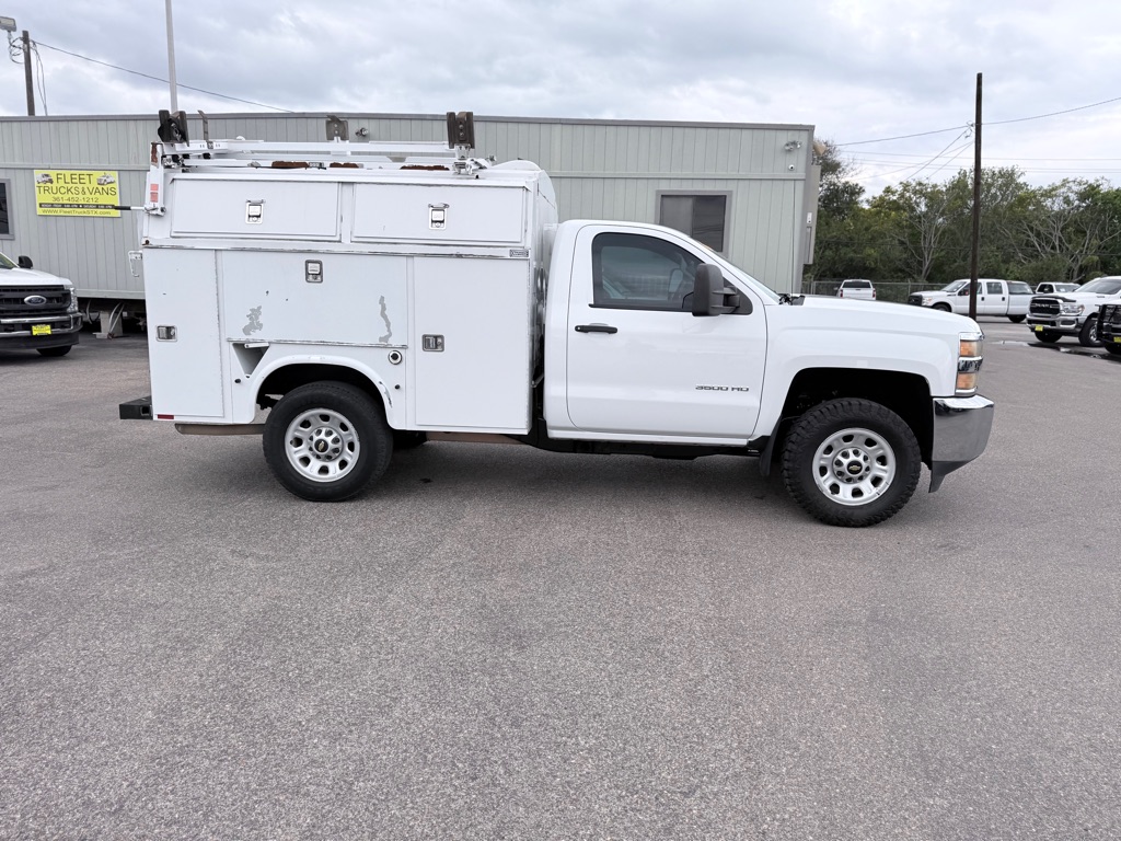 Photo 4 of this CHEVROLET SILVERADO 3500