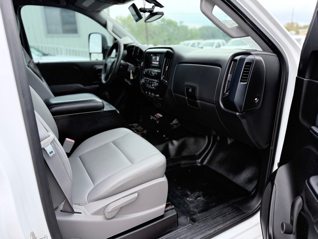 Photo 14 of this CHEVROLET SILVERADO 3500