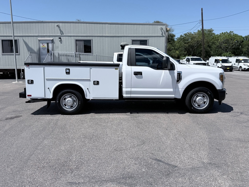 Photo 4 of this FORD F250