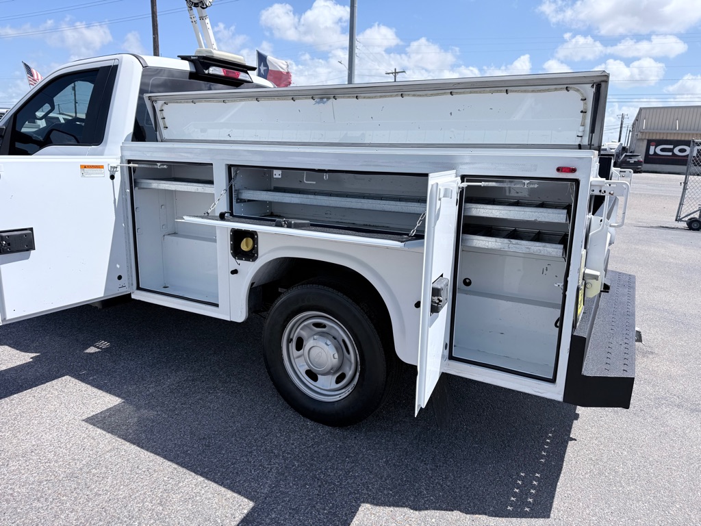 Photo 11 of this FORD F250