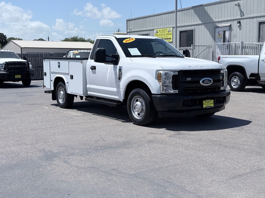 Photo 3 of this FORD F250