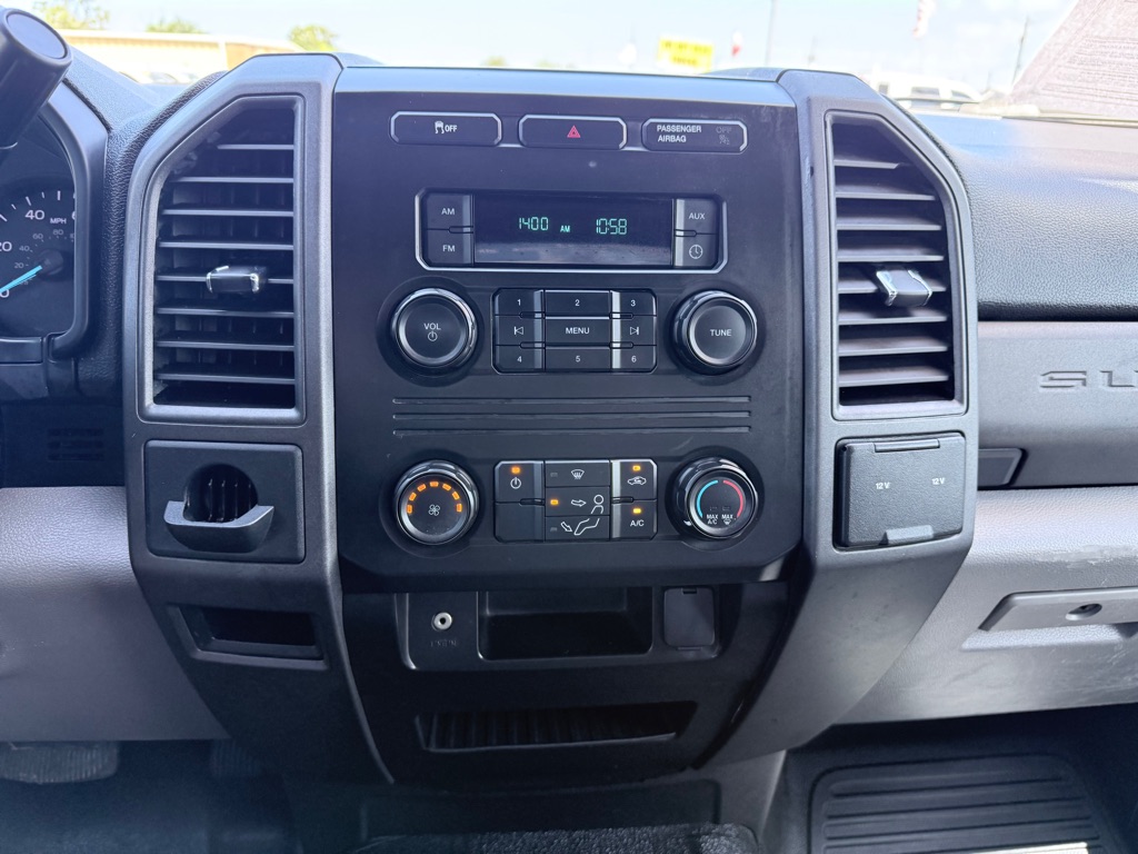 Photo 14 of this FORD F250