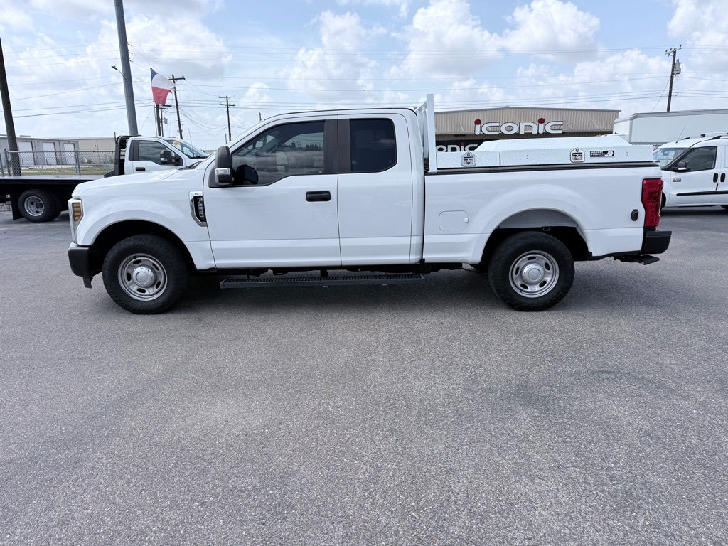 Photo 8 of this FORD F250