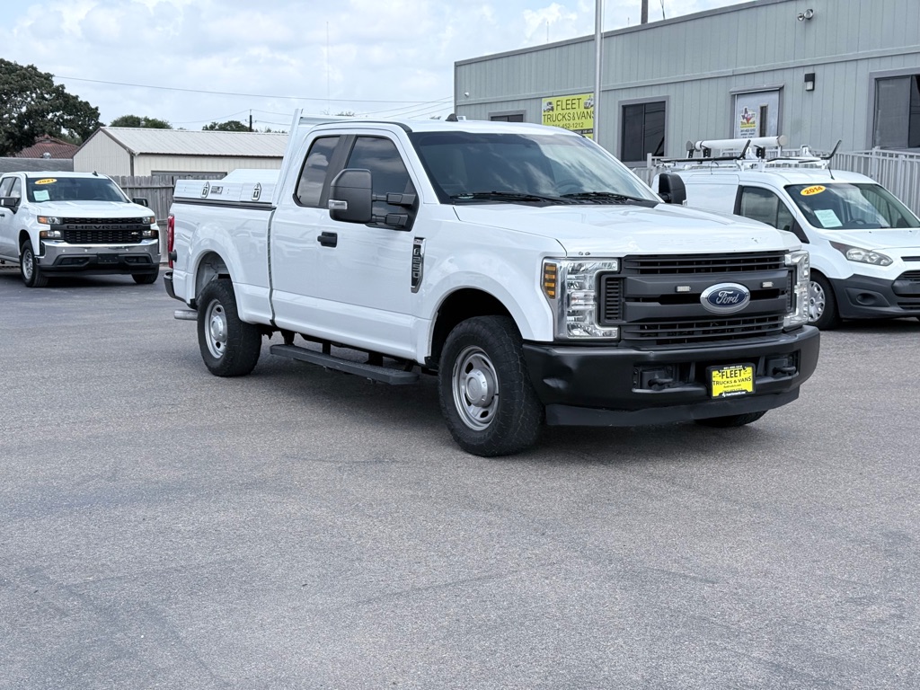 Photo 3 of this FORD F250