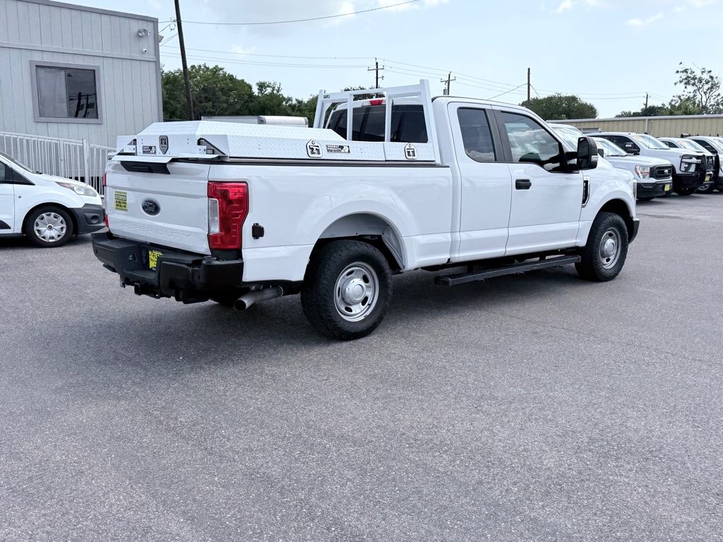 Photo 5 of this FORD F250