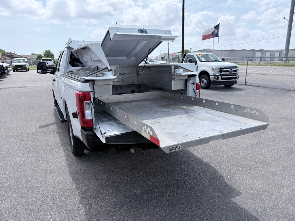 Photo 13 of this FORD F250