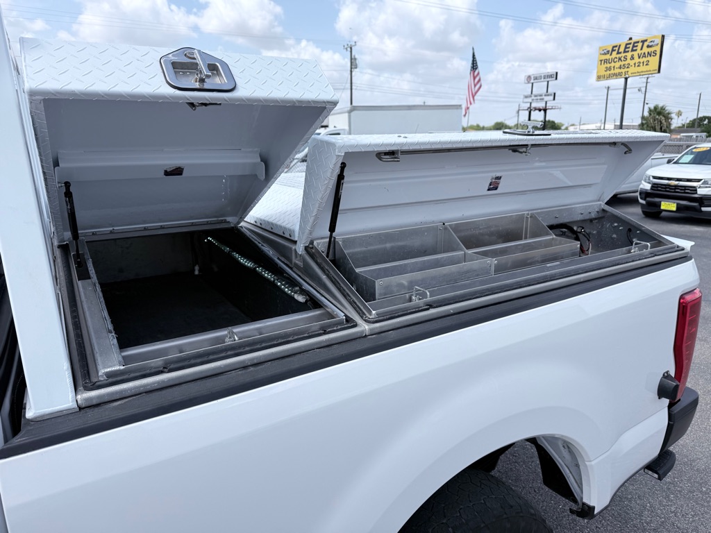 Photo 11 of this FORD F250