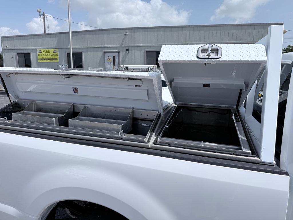 Photo 14 of this FORD F250