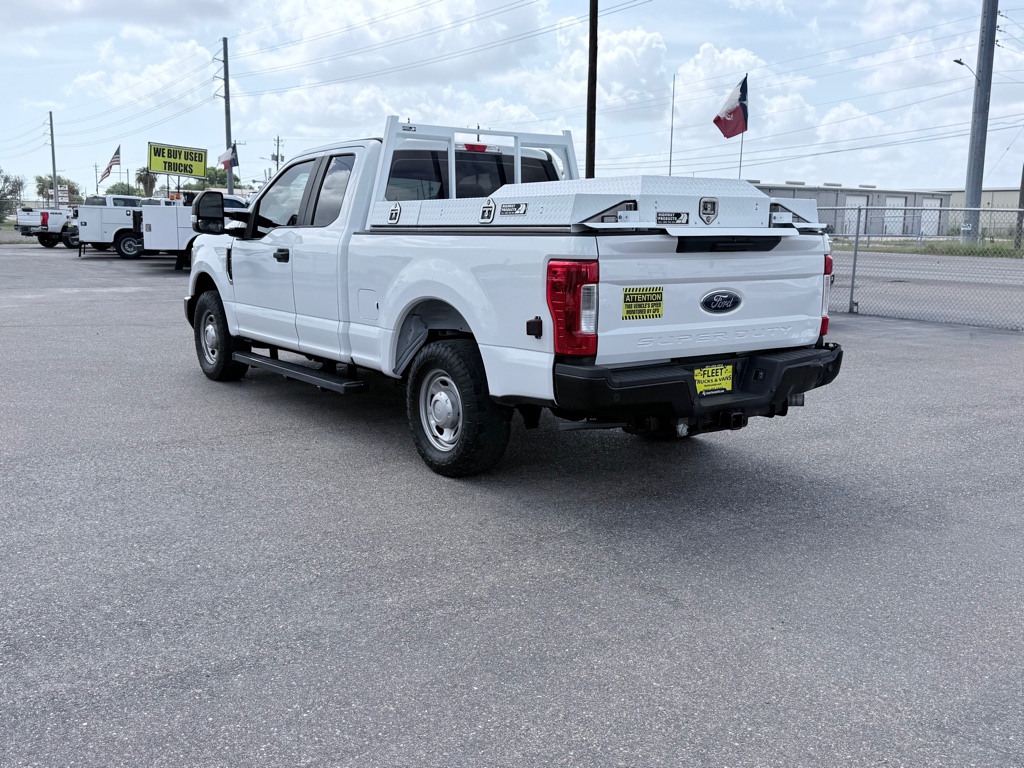Photo 7 of this FORD F250
