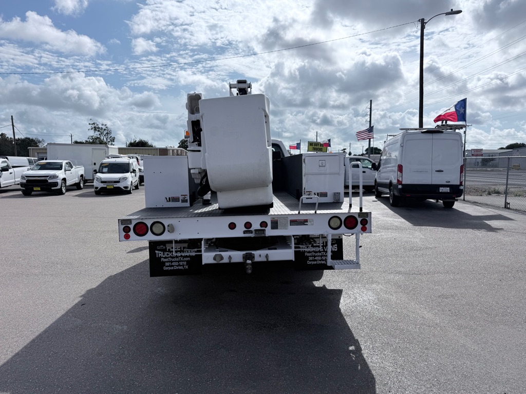 Photo 8 of this FORD F550