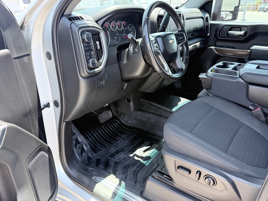 Photo 10 of this CHEVROLET SILVERADO 2500