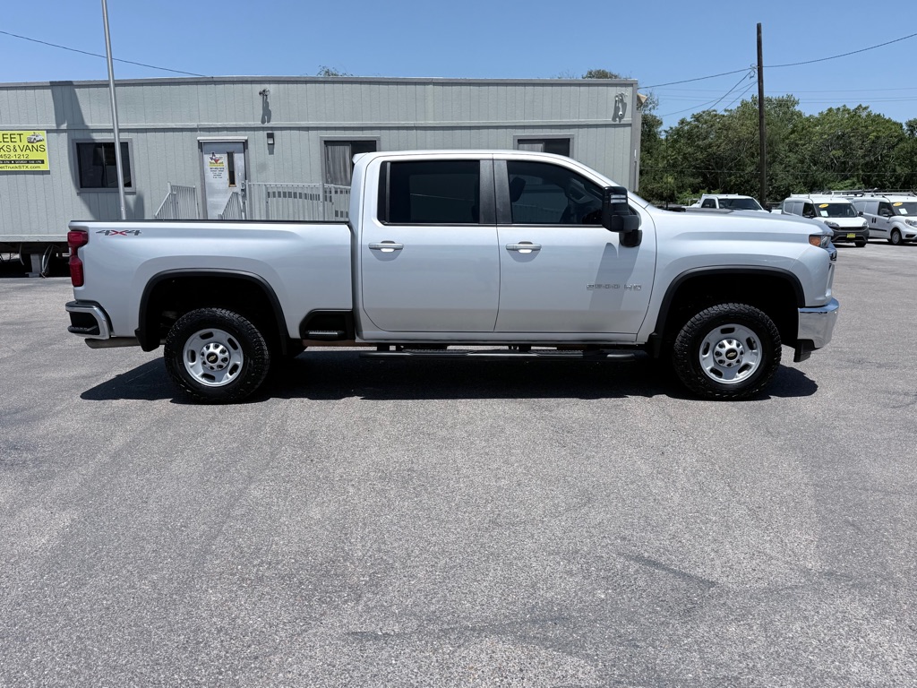 Photo 4 of this CHEVROLET SILVERADO 2500