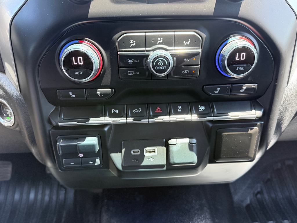 Photo 15 of this CHEVROLET SILVERADO 2500