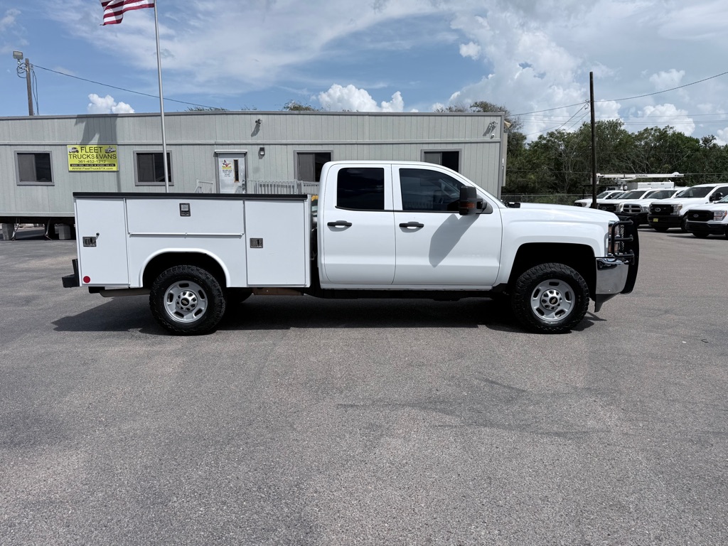 Photo 4 of this CHEVROLET SILVERADO 2500