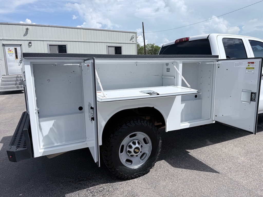 Photo 12 of this CHEVROLET SILVERADO 2500