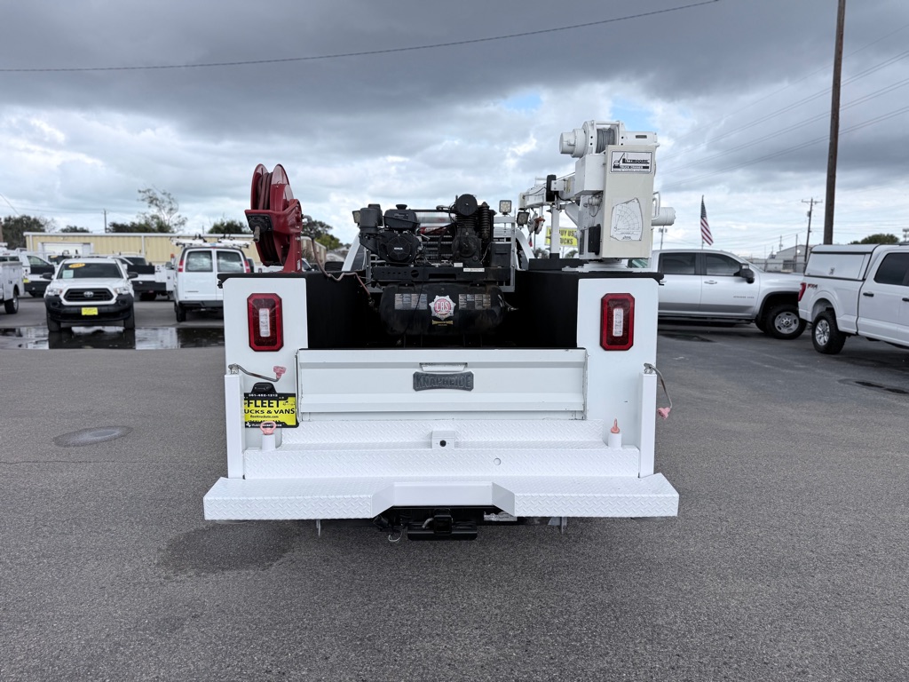 Photo 6 of this CHEVROLET SILVERADO 2500