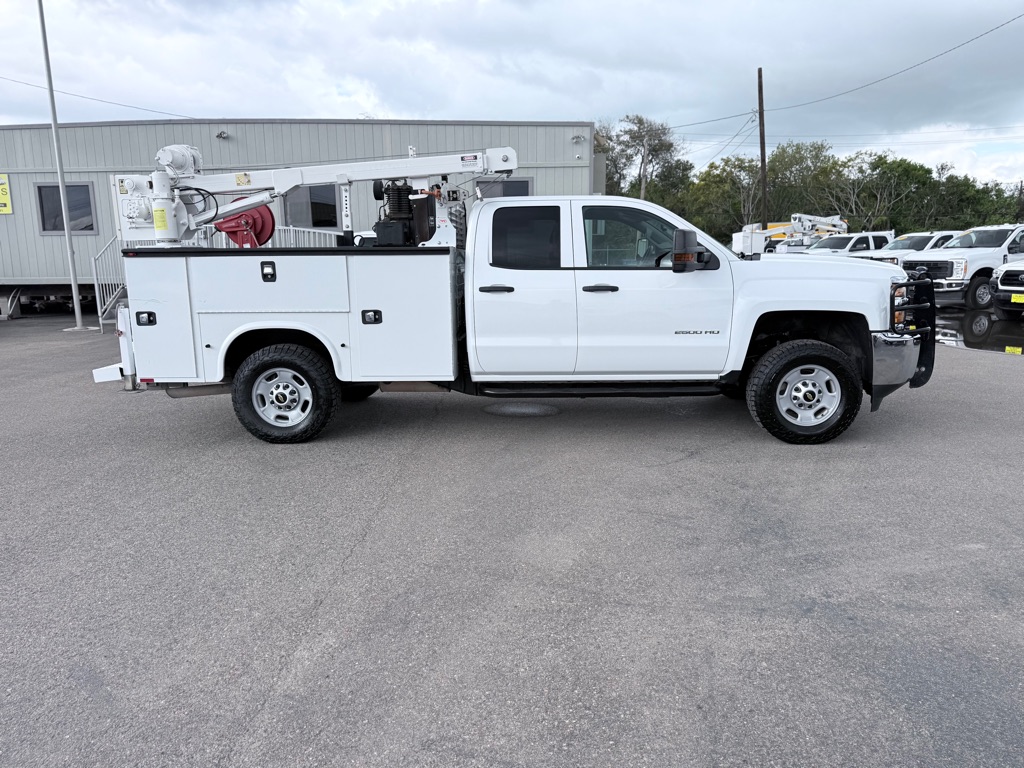 Photo 4 of this CHEVROLET SILVERADO 2500