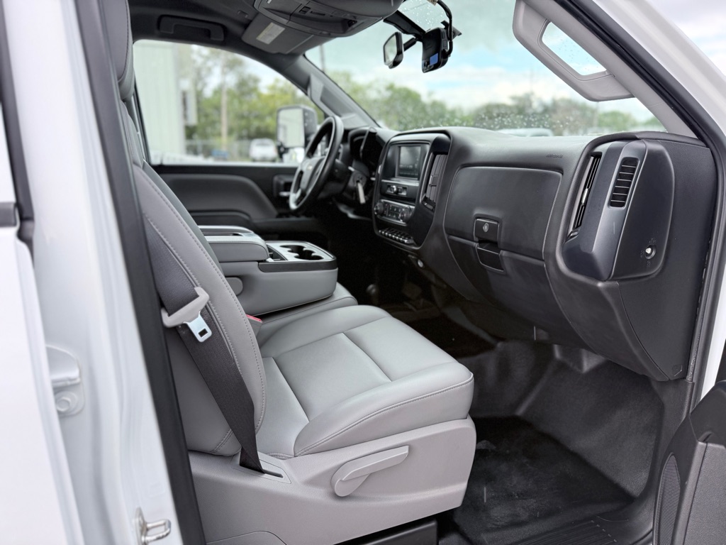 Photo 15 of this CHEVROLET SILVERADO 2500