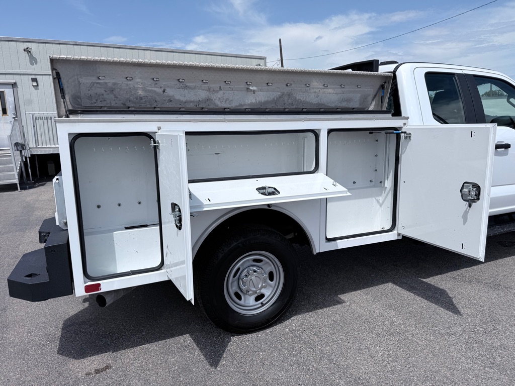 Photo 12 of this FORD F250