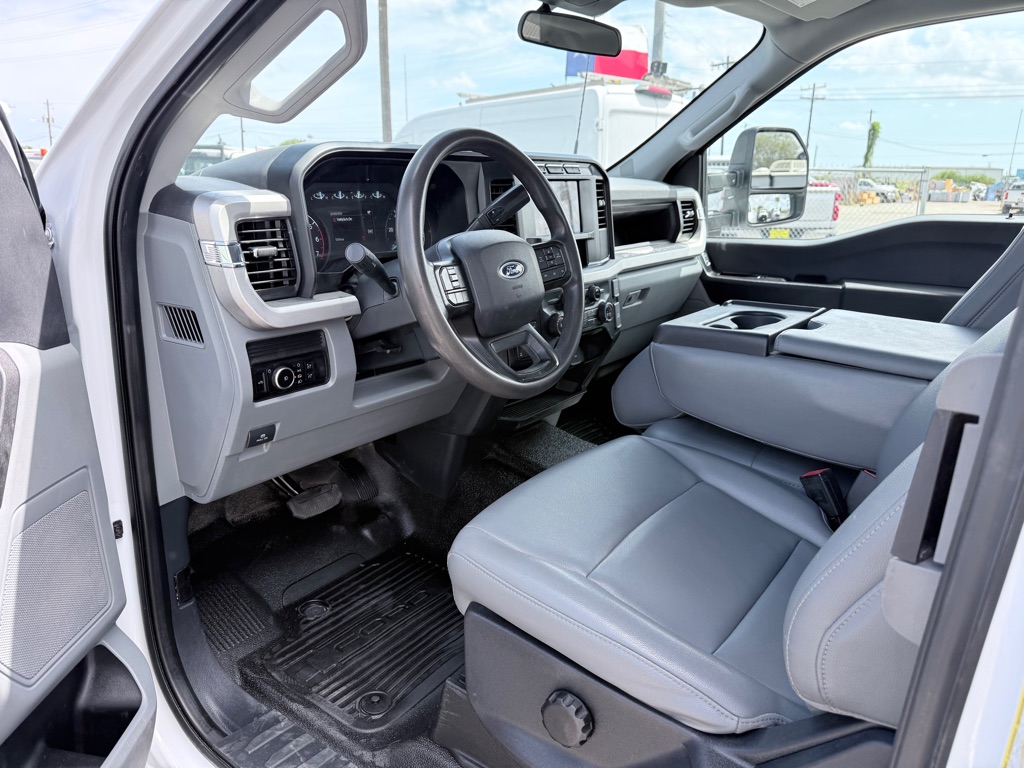 Photo 9 of this FORD F250