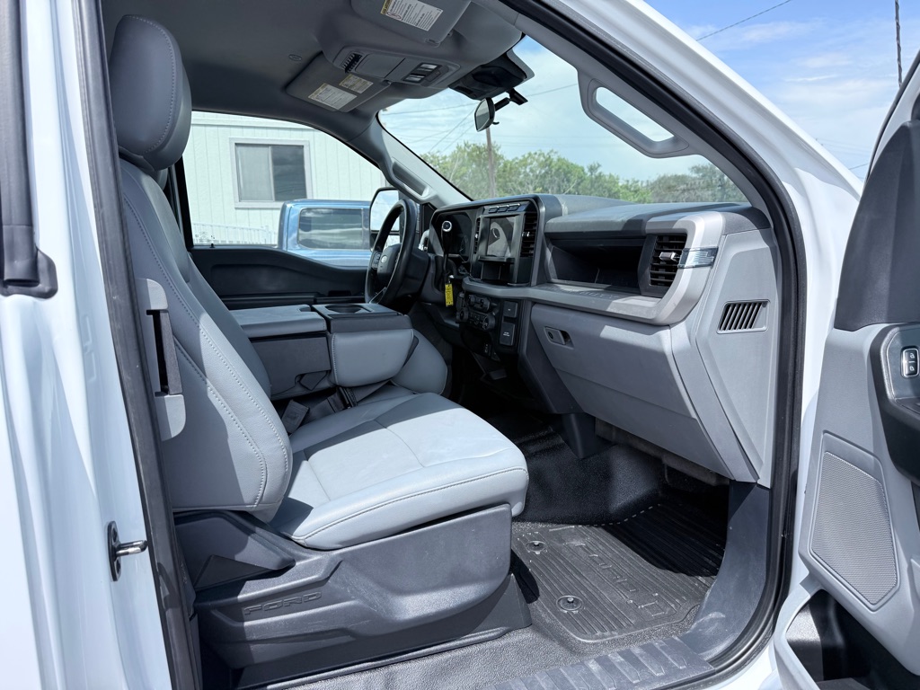 Photo 13 of this FORD F250