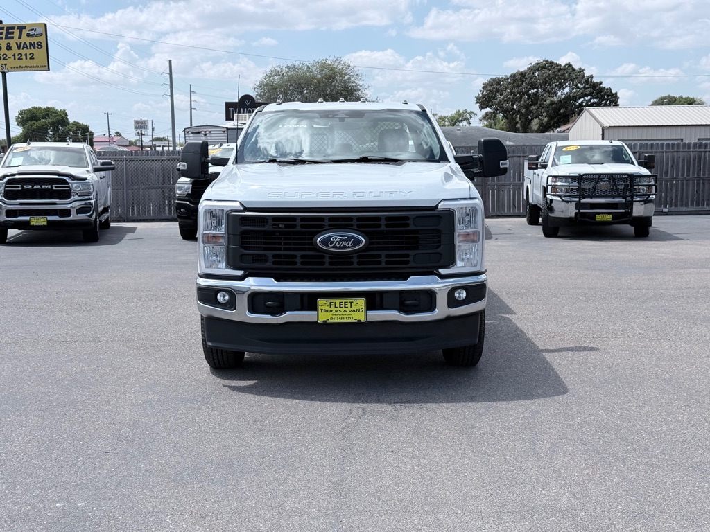 Photo 2 of this FORD F250