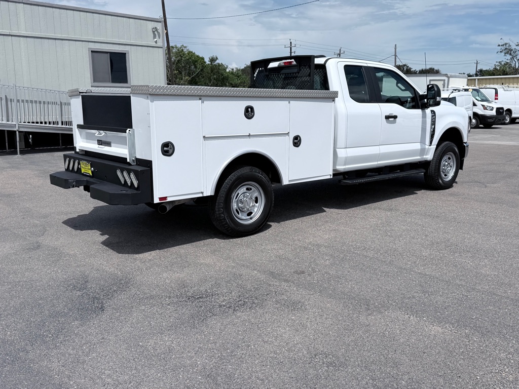 Photo 5 of this FORD F250