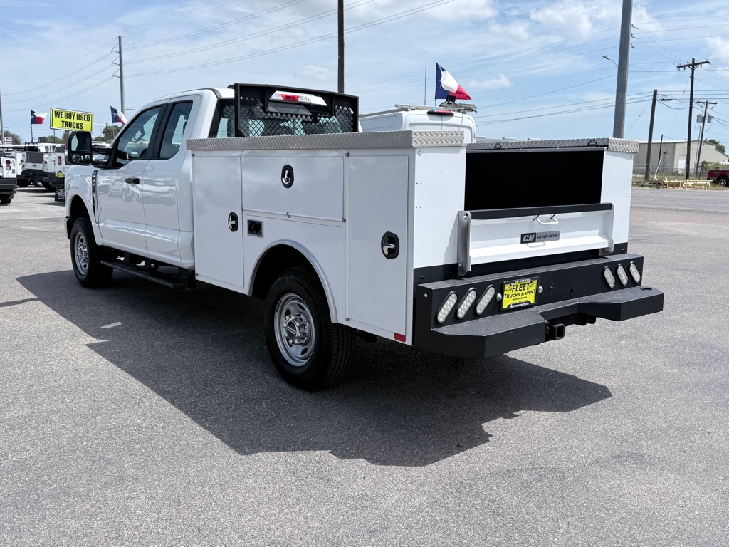 Photo 7 of this FORD F250