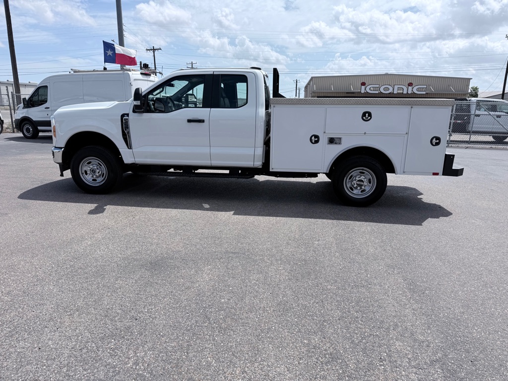 Photo 8 of this FORD F250
