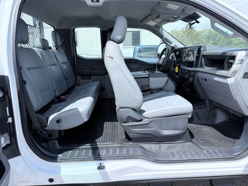 Photo 14 of this FORD F250