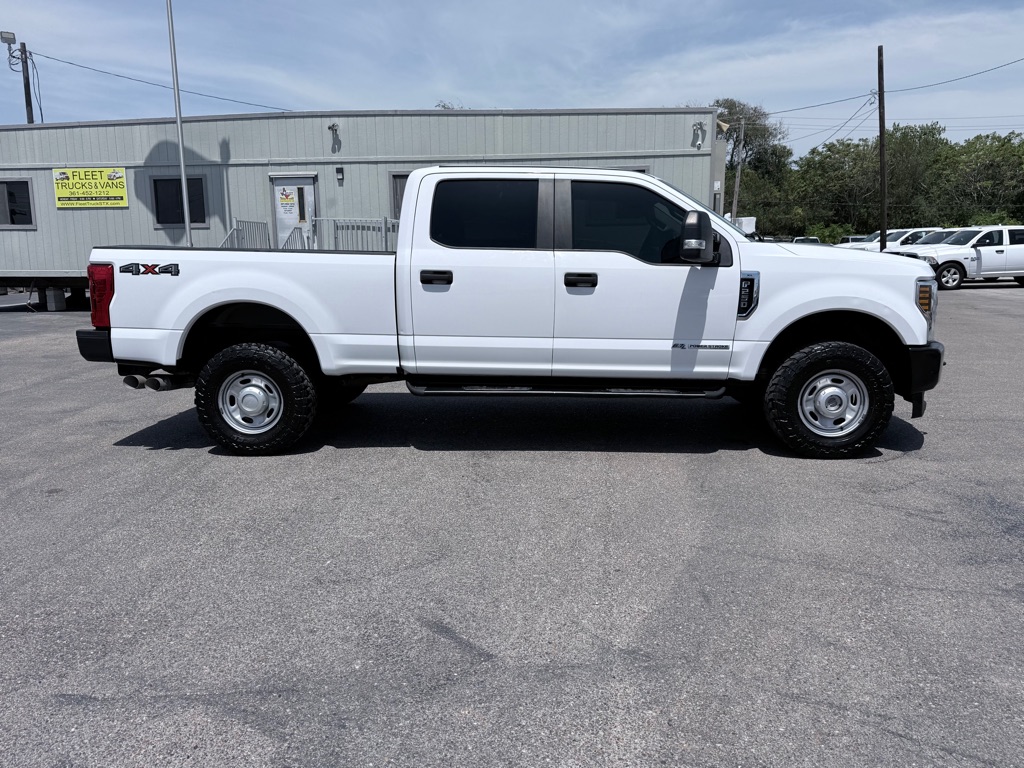 Photo 4 of this FORD F250