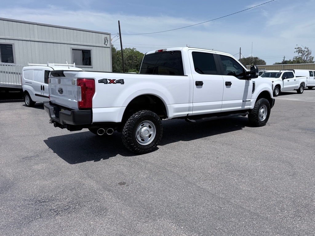 Photo 5 of this FORD F250