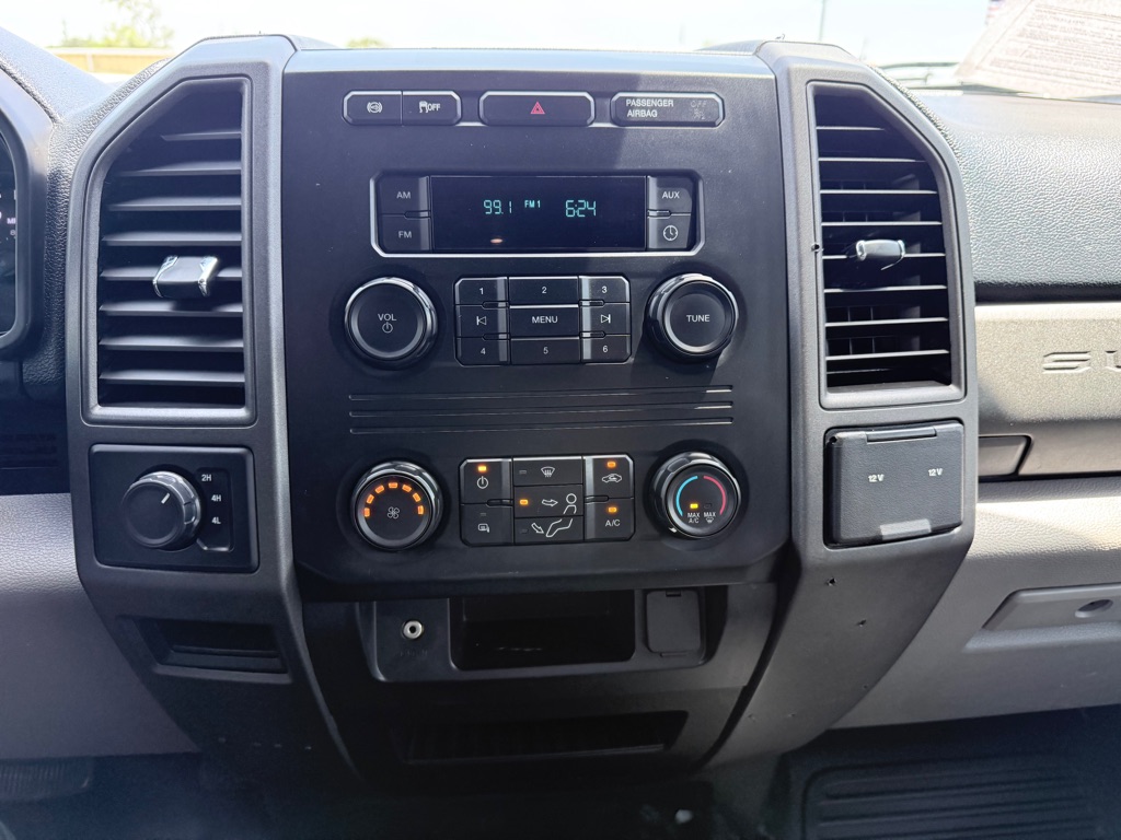 Photo 14 of this FORD F250
