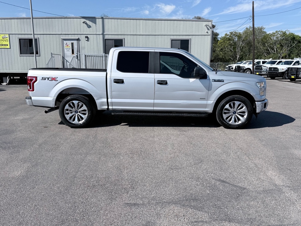 Photo 4 of this FORD F150