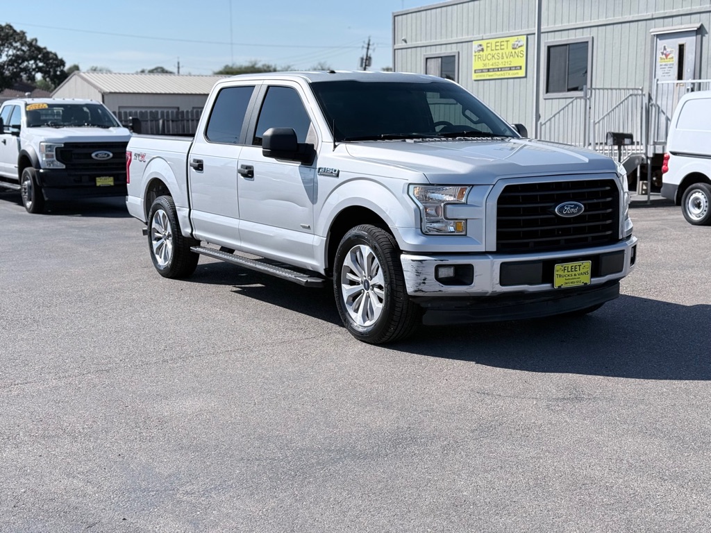 Photo 3 of this FORD F150