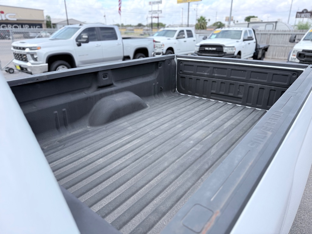 Photo 10 of this CHEVROLET SILVERADO 2500