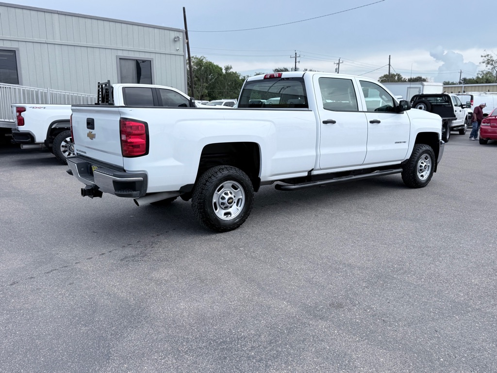 Photo 4 of this CHEVROLET SILVERADO 2500