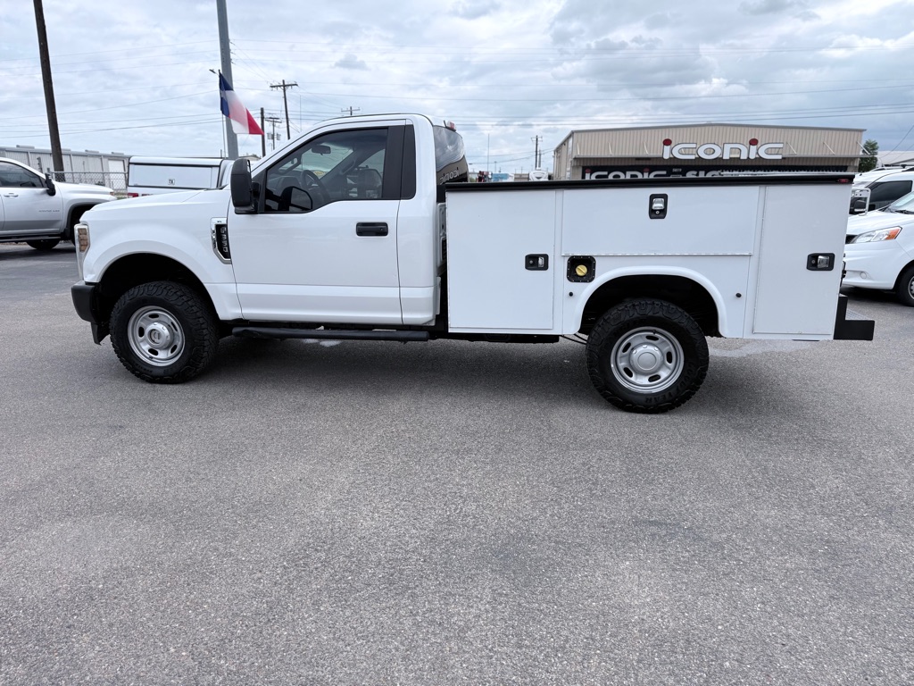 Photo 9 of this FORD F350