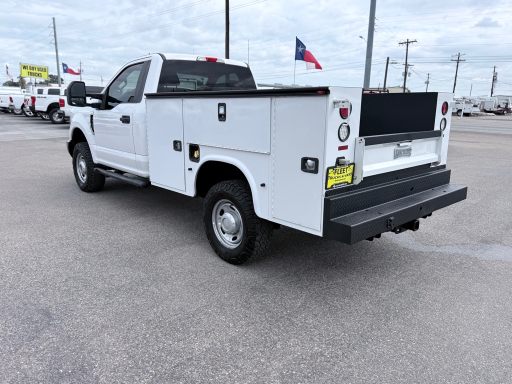 Photo 8 of this FORD F350