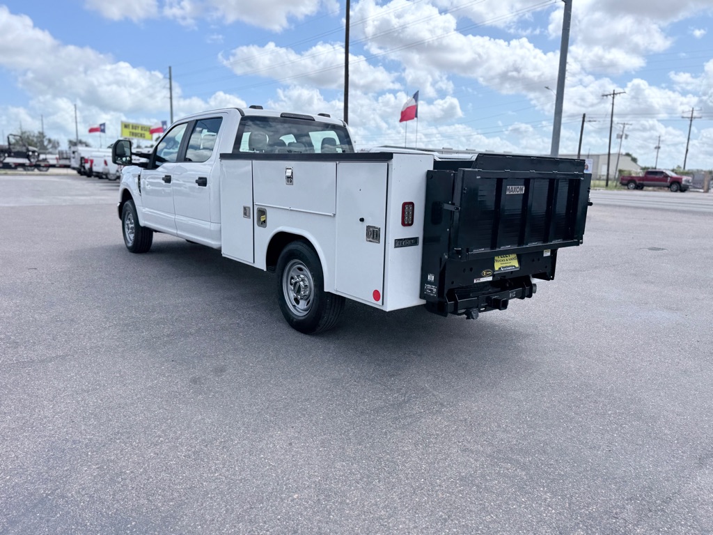 Photo 7 of this FORD F350