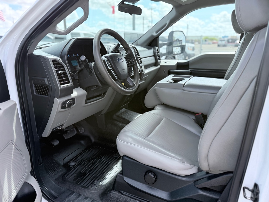 Photo 9 of this FORD F350