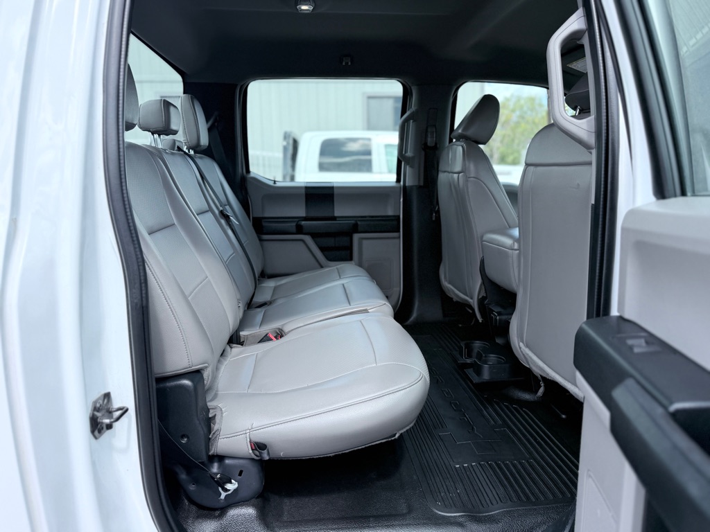 Photo 16 of this FORD F350