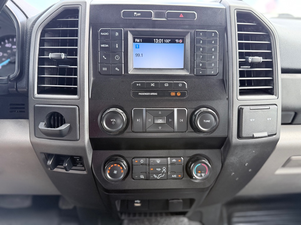 Photo 17 of this FORD F350