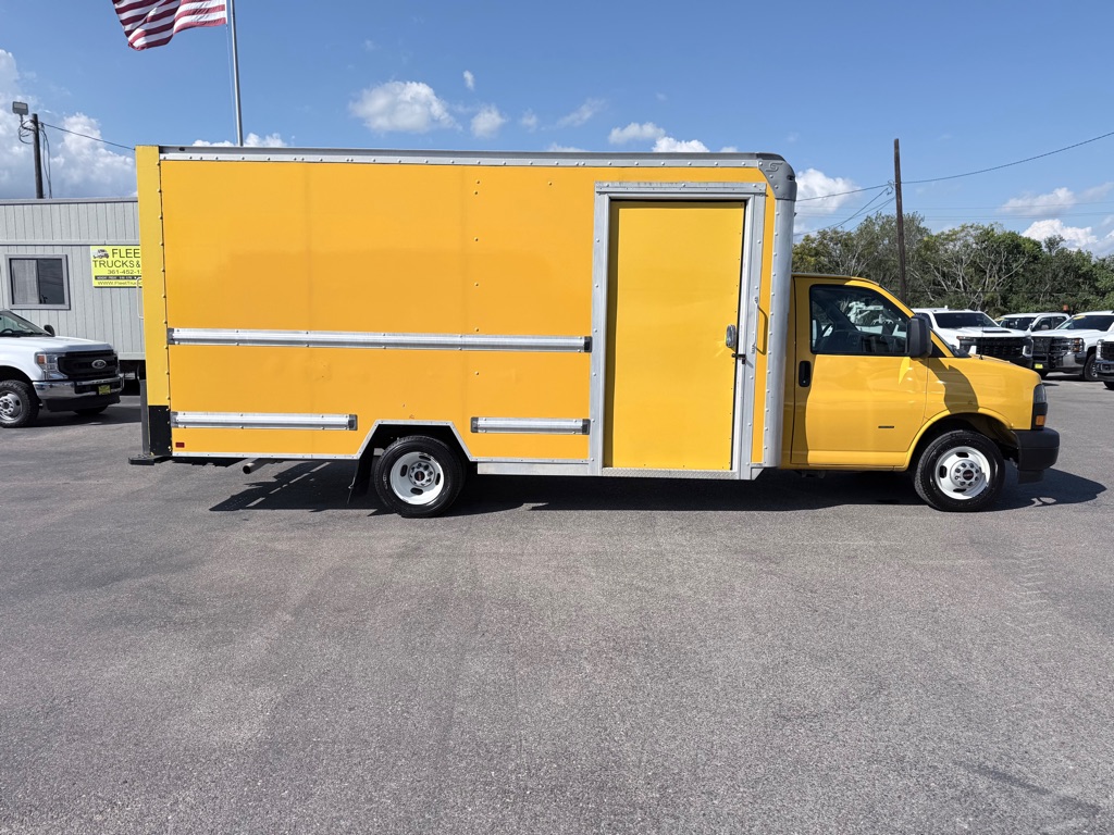 Photo 5 of this GMC SAVANA